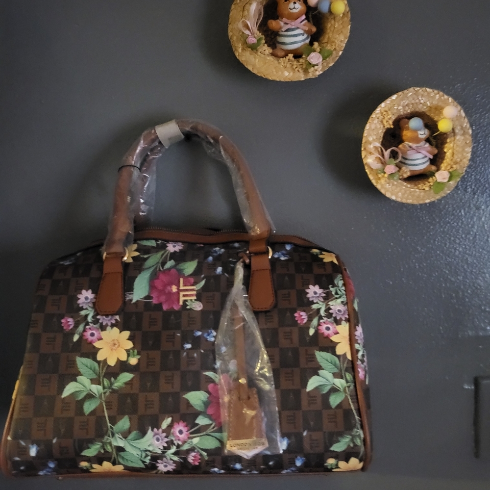 London Fog Collection Purse